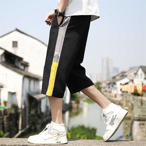 2021夏季新款男士青春流行侧边字母印花七分裤图片