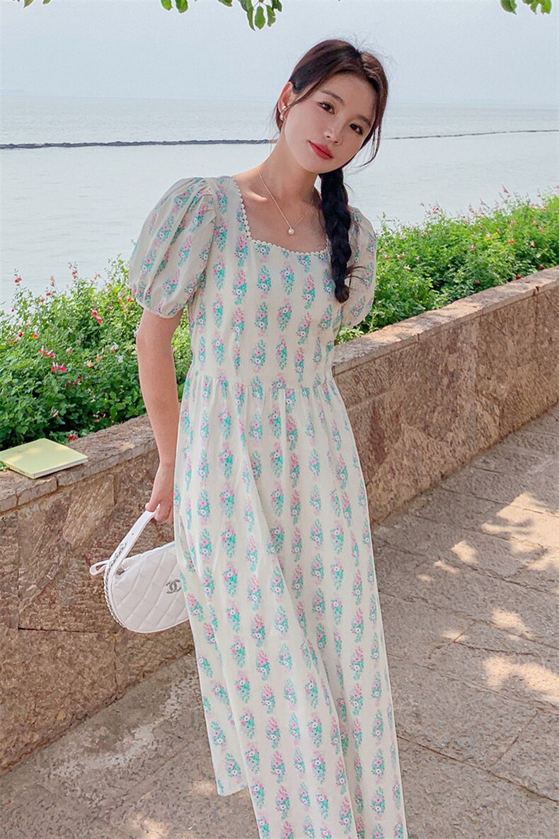 法式复古气质方领碎花连衣裙女2025夏季新款韩版收腰显瘦茶歇长裙,女装连衣裙,韩蜜菓