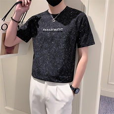 黑色