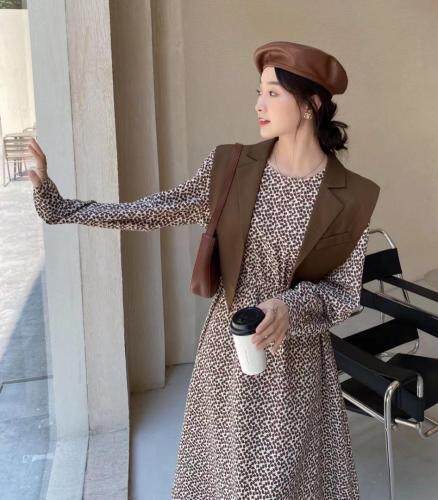 秋款两件套碎花连衣裙，女装连衣裙，吉之红