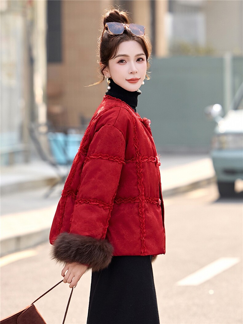 现货、现货、人丝2025年冬季新中式羽绒保暖真狐狸毛短款羽绒服,女装羽绒服,艾仟回(原伊仟回)