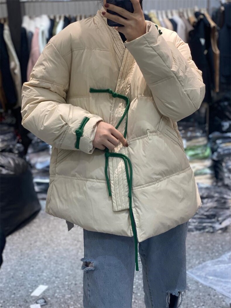 2022新款复古文艺高级感风盘扣90%白鸭绒羽绒服,女装羽绒服,L·H·X
