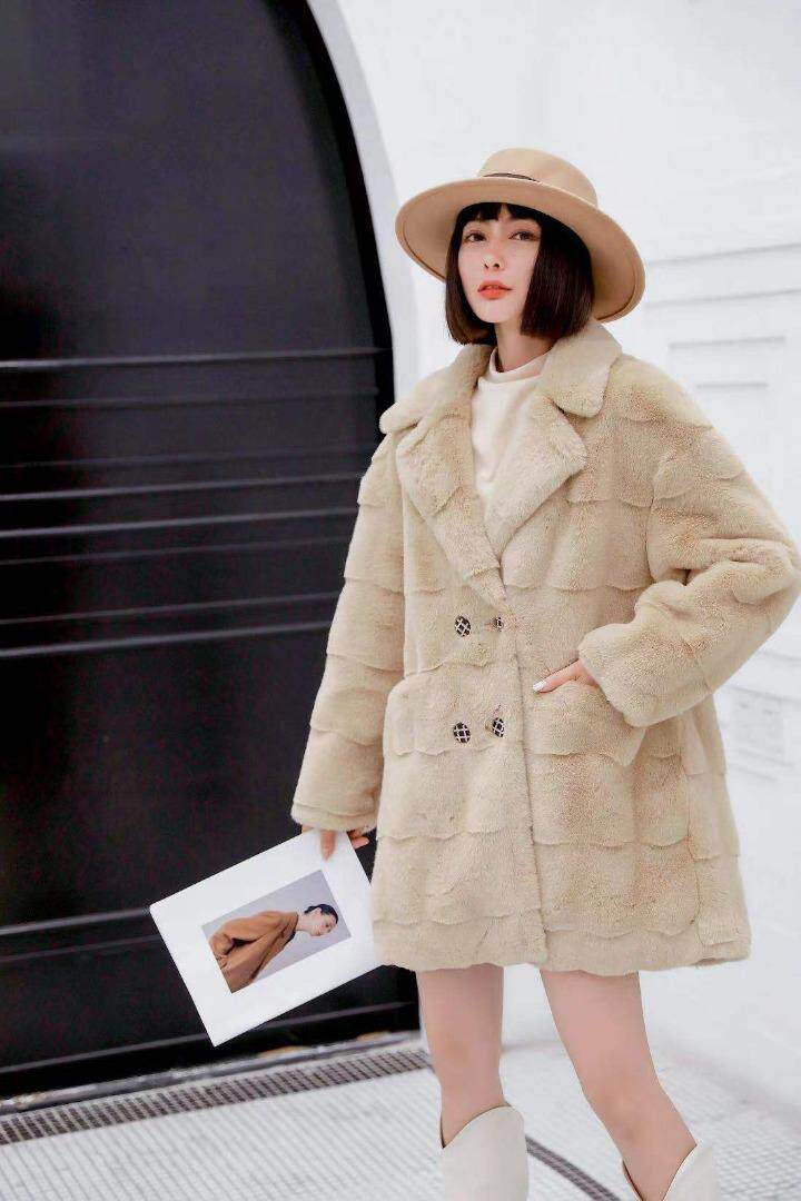 丹麦貂，三色，两个尺码，其它，依柏璐