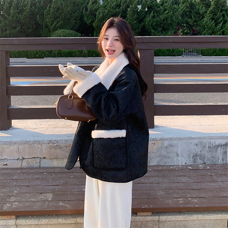 新中式爆款盘扣提花毛毛短外套女2024冬季新款减龄气质加厚棉衣潮图片