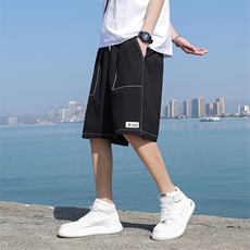 黑色