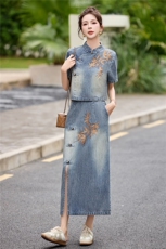现货主推2026年夏季新款女装时尚气质刺绣新中式牛仔套裙，女装套装/套裙，关键词