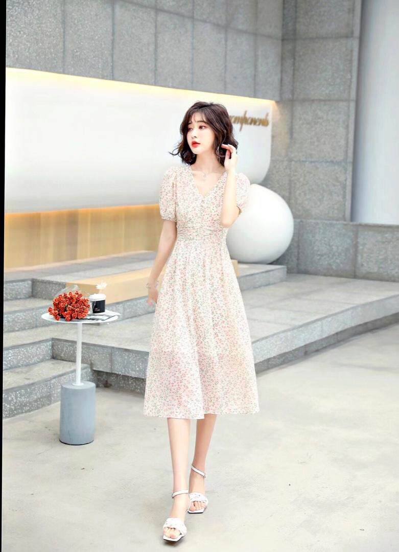 夏季新款韩版雪纺碎花连衣裙，女装连衣裙，时尚靓女孩