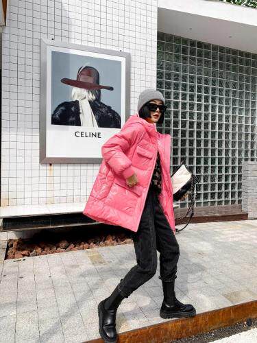 连帽口袋腰带羽绒服90绒，女装羽绒服，哥卓