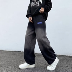 黑色
