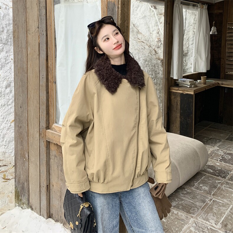现货：冬装新款拼接羊羔绒翻领休闲派克羽绒服2C135-8953P265K418,女装羽绒服,2C135