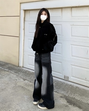 黑色