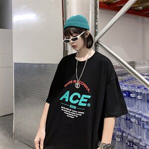 【】A003-HT1018-P30夏装新款时尚印花短袖T恤 女模1图片