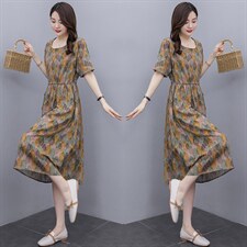 2022夏季新款休闲气质优雅圆领简约时尚宽松舒适连衣裙，女装连衣裙，依万里