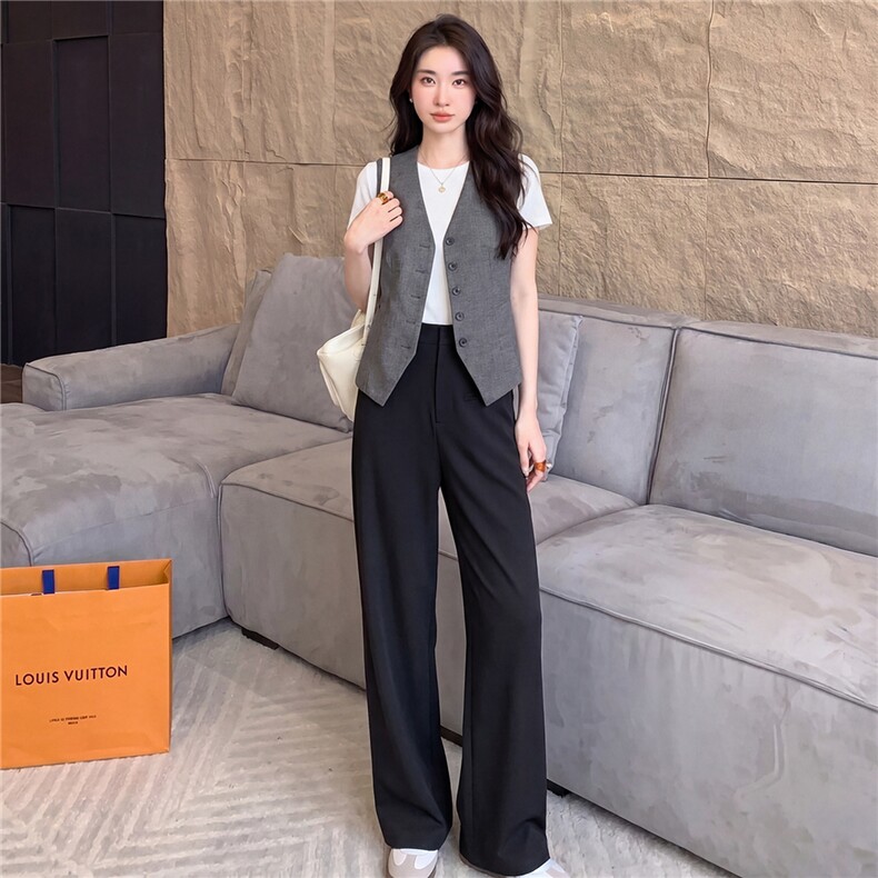 高级感休闲运动套装女春秋圆领马甲上衣内搭白色T恤阔腿裤三件套,女装套装/套裙,江南