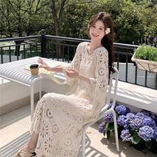 今年流行漂亮蕾丝镂空罩衫裙套装女2025新款夏日度假风长裙两件套，女装套装/套裙，2C113