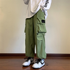 草绿色
