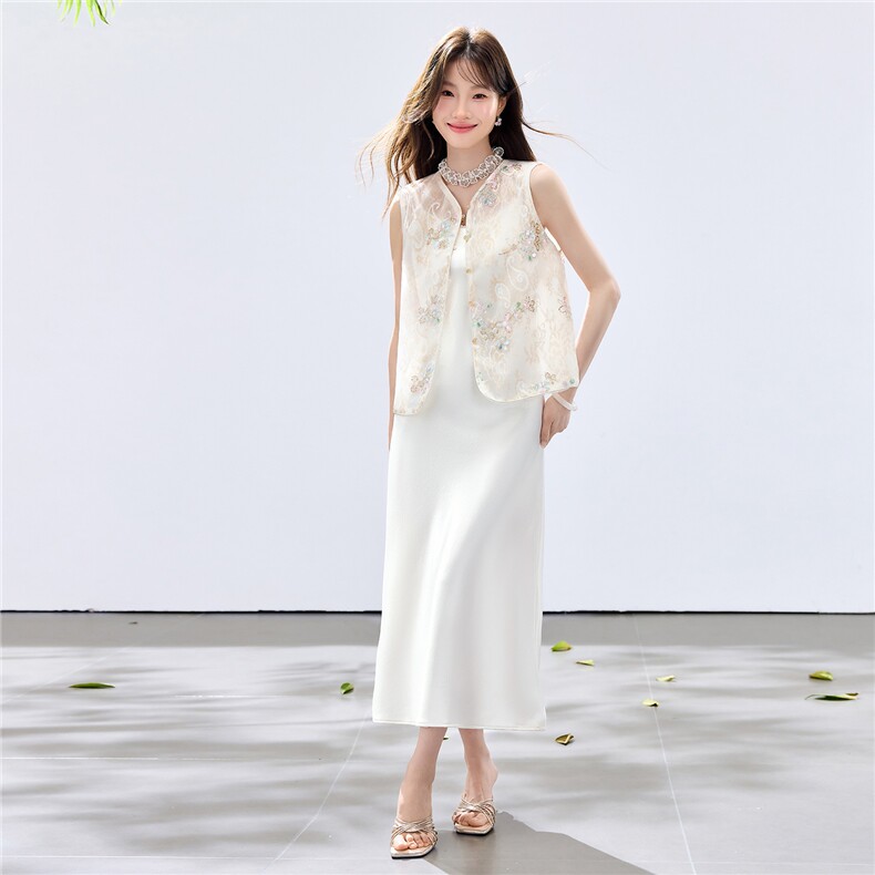 夏季新款现货！2026新中式洋气时尚重工马甲+珍珠吊带裙两件套女,女装套装/套裙,宝儿家