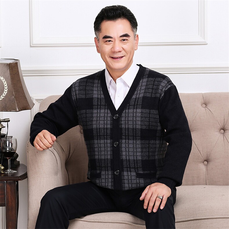 2024秋冬新款中老年男款V领格子纽扣开衫,男装羊绒开衫,衣恋羊绒