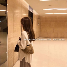 2024新款设计感小众慵懒风温柔系v领红色毛衣女针织衫上衣，女装羊毛衫，思途羊绒