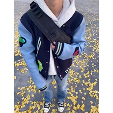 藏青色