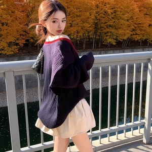 假两件撞色春季新款V领针织衫女设计感黑色内搭修身长袖打底上衣图片