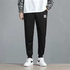 白黑色
