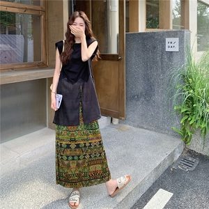 黑色设计感薄纱拼接T恤套装裙女2025夏法式复古印花半身裙两件套图片
