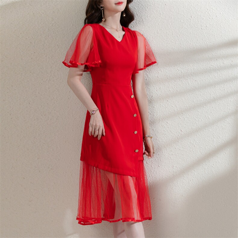 2022夏季气质收腰优雅简约大方优雅性感领口宽大透气遮肉显瘦，女装连衣裙，时尚俏佳人