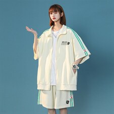 奶白色