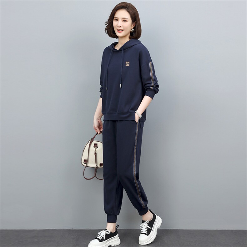 年轻妈妈休闲运动套装女2025春秋新款中年大码洋气减龄卫衣两件套图片