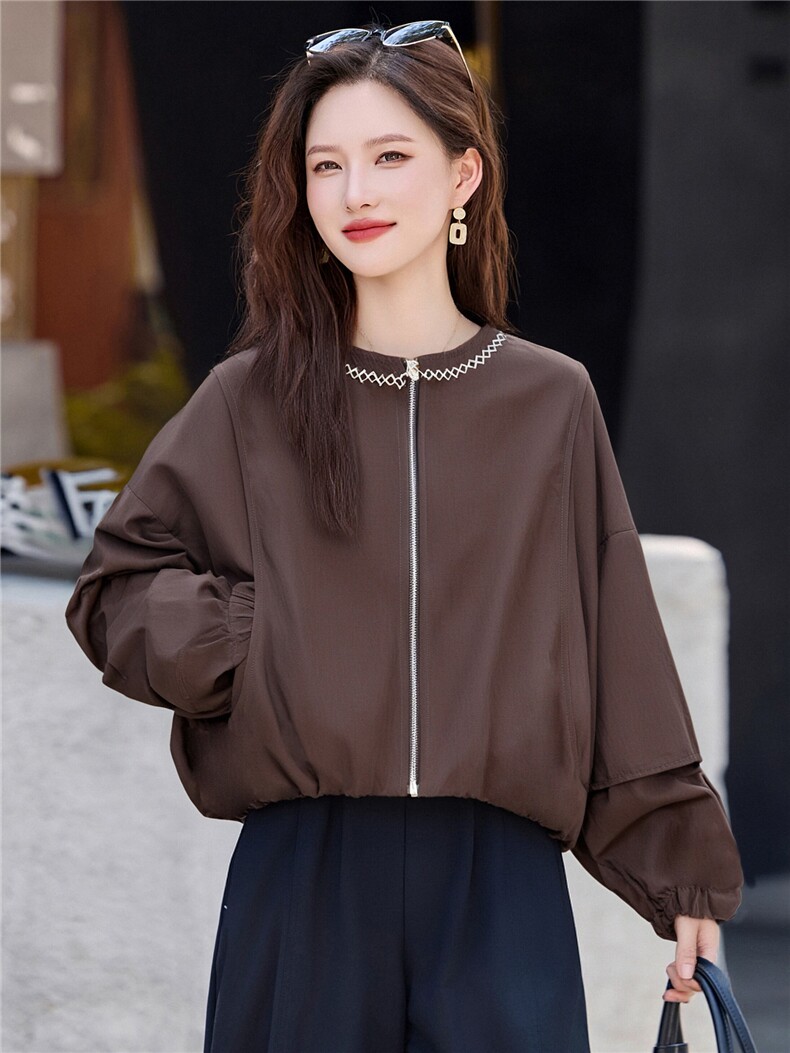撞色刺绣圆领短外套女2025秋季新款小个子休闲百搭超好看夹克上衣,女装短外套,鑫鑫美