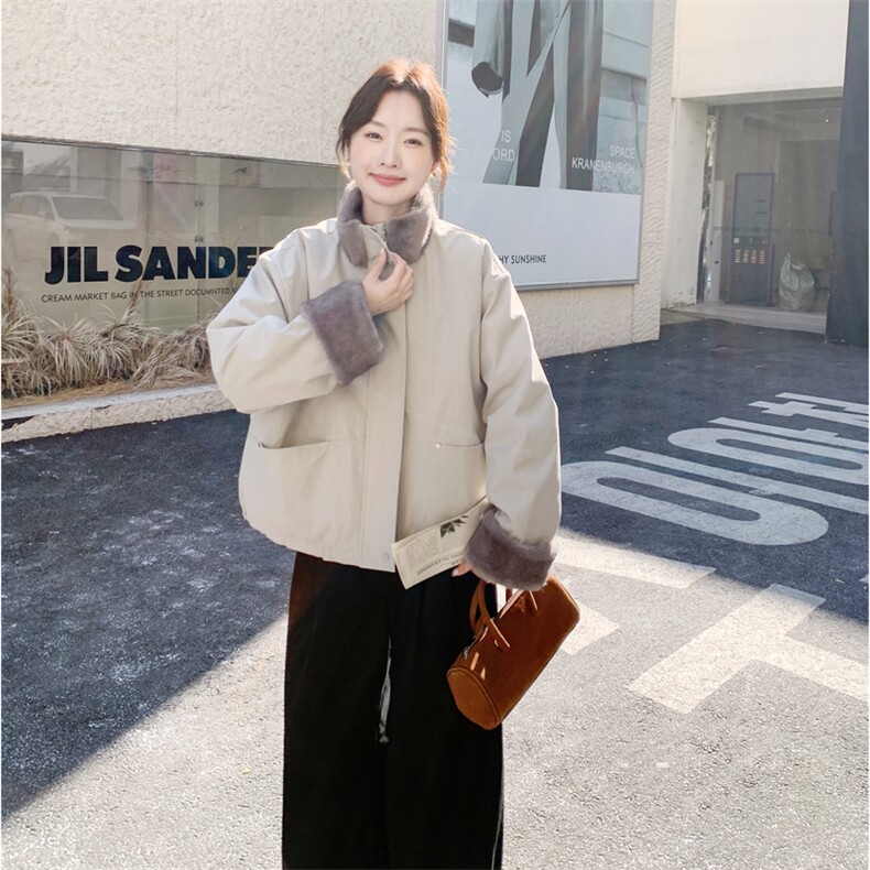 率性简约风毛绒拼接羽绒服女2025冬新款休闲气质防风立领羽绒外套,女装羽绒服,艾米莉亚