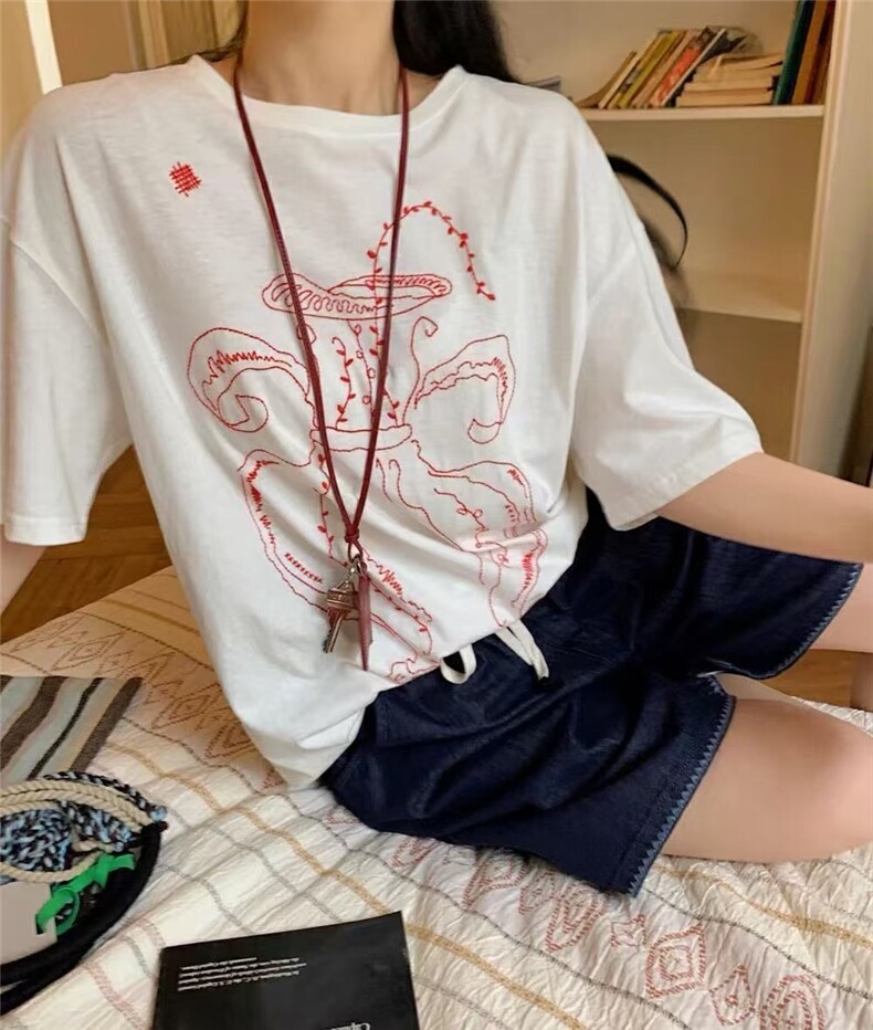 2025简约百搭极简手绘刺绣T,女装T恤,湘姗