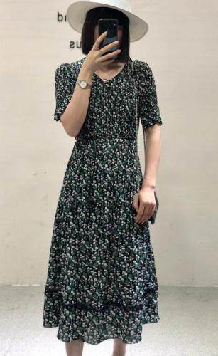 现货:夏季新款韩版碎花压褶连衣裙，女装连衣裙，卡多多