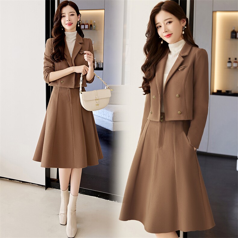 2022冬季新款时尚气质翻领修身显瘦单排扣短款纯色两件套装裙，女装套装/套裙，三木叶子