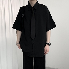 黑色带领带
