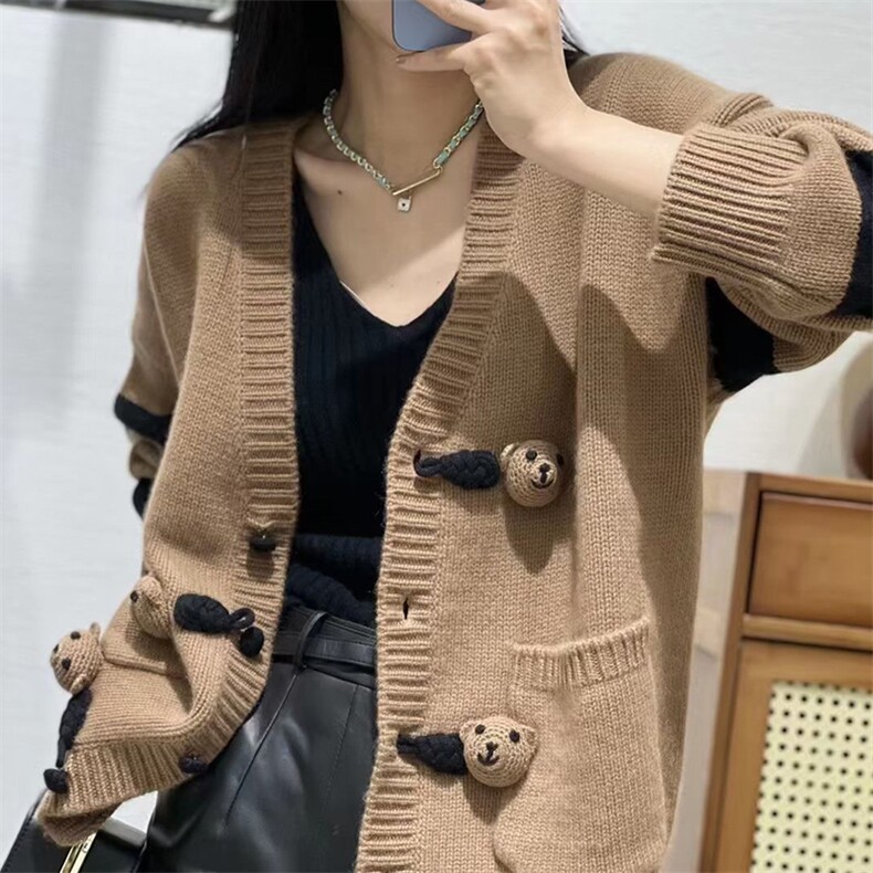 小熊盘扣慵懒风羊毛外套V领开衫女新款韩版宽松,女装羊毛衫,唯若美羊绒