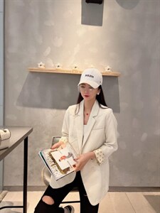 2022春款小西装图片