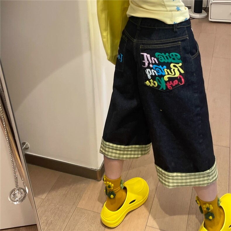 布零零格子拼接彩绘美式复古七分裤女宽松直筒牛仔短裤设计感小众图片