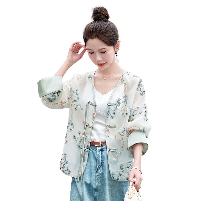 新中式G风刺绣盘扣长袖外套女2024春夏新款气质宽松短款防晒上衣,女装短外套,缘衣格