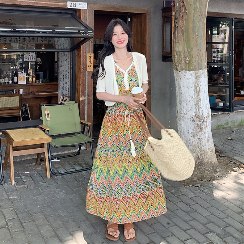 法式度假风印花吊带连衣裙套装女2025夏季新款显瘦针织开衫两件套图片