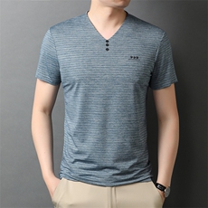 灰色