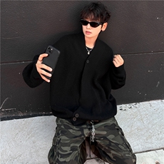黑色