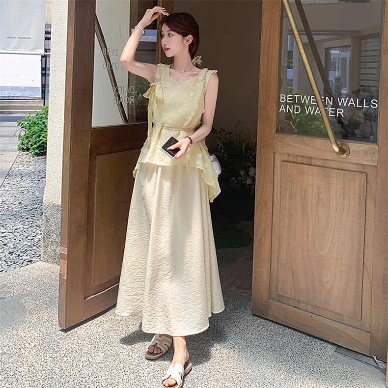 设计感无袖背心套装女2025夏季新款时尚立体花朵上衣半身裙两件套,女装套装/套裙,纯色衣恋