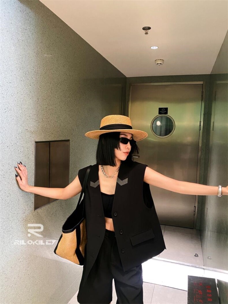 雷洛奇丽 1983MP147871