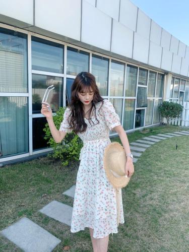 川A线2021夏季新款方领碎花蝴蝶结连衣裙,女装连衣裙,川A线