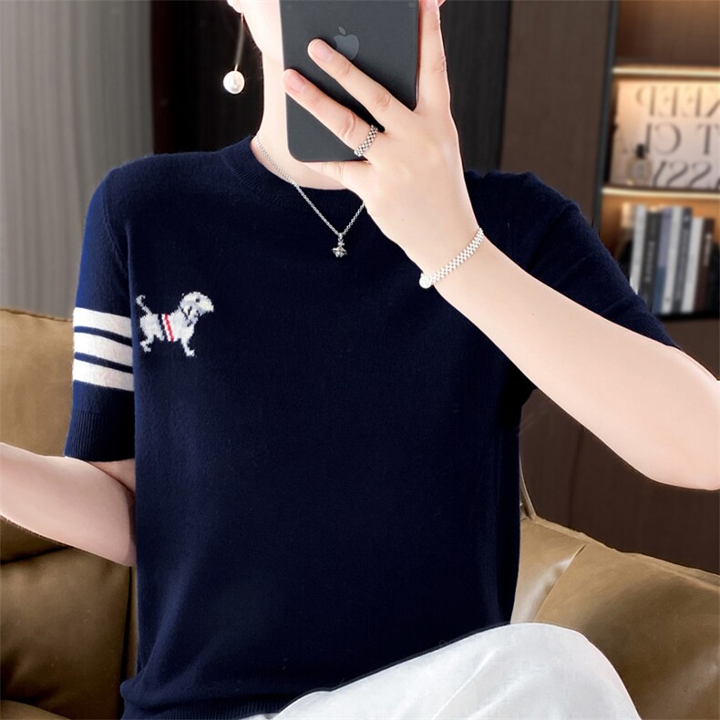 2025春夏新圆领套头小狗图案短袖女精纺羊毛软糯亲肤透气百搭T恤，女装T恤，德尔信羊绒