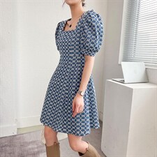 2022年夏季新款水洗牛仔镂空面料、法式宫廷风连衣裙。，女装连衣裙，序儿