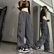 深灰色