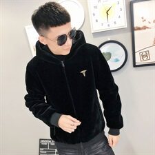 黑色